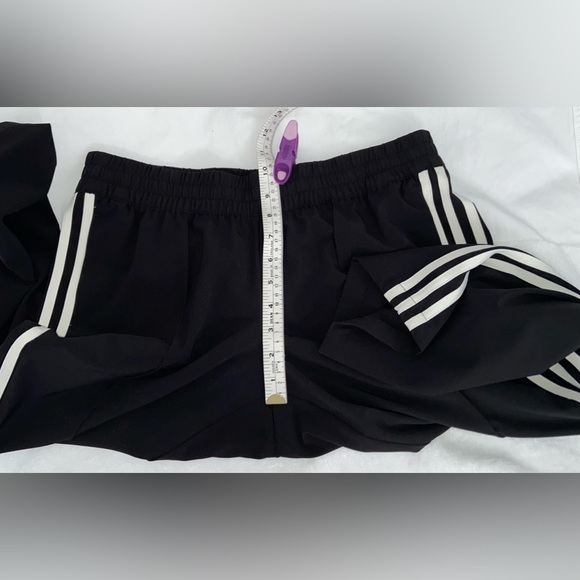 Women’s Adidas stretchy waist black white stripes Capri crop pants Sz medium‎ - Picture 7 of 10